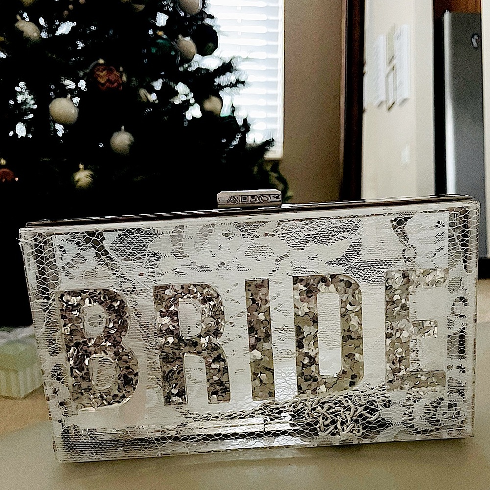 BRIDE clutch/crossbody
